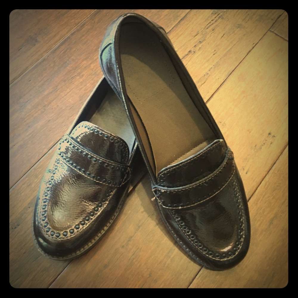 White Mountain Loafers size 6M